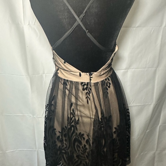 Embroidered Dress - Picture 3 of 3